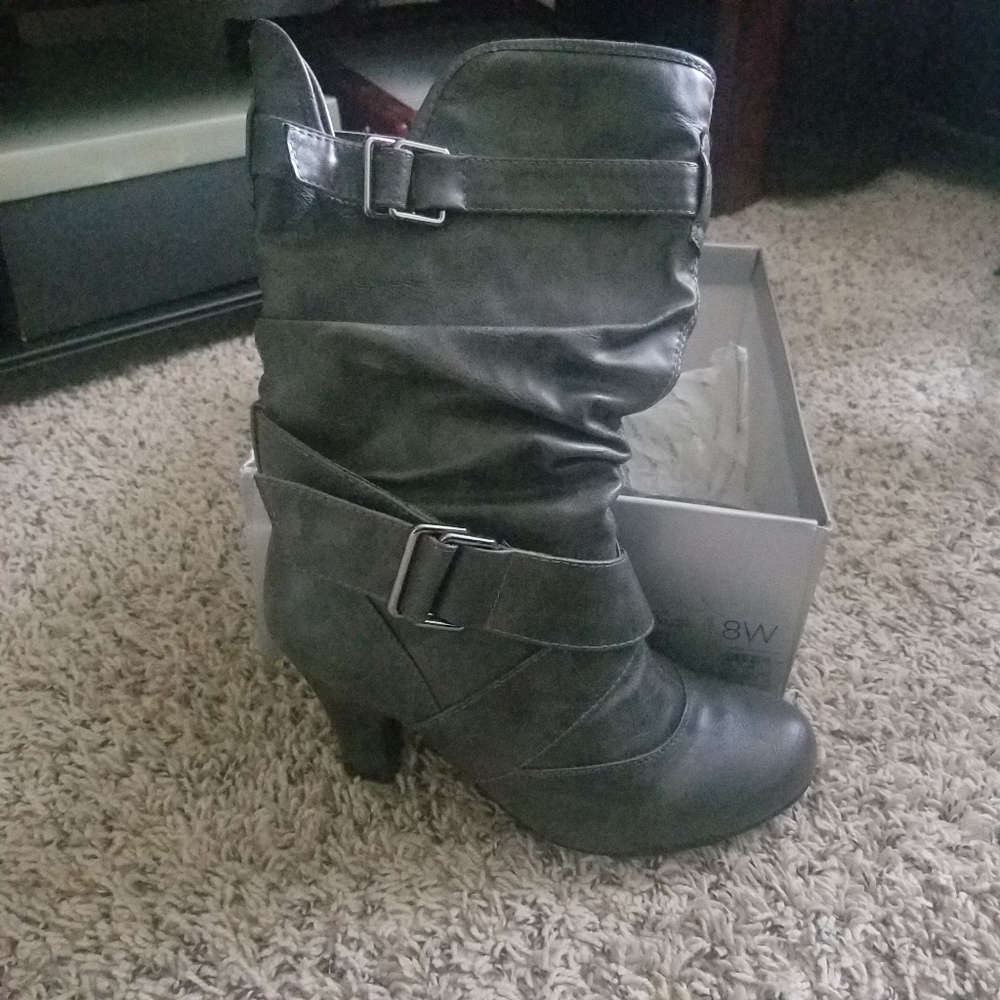 Grey Sloucy Boot - Picture 6 of 8